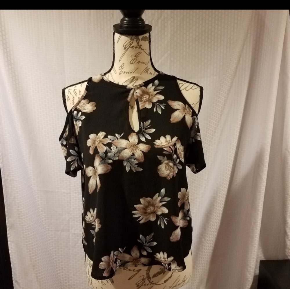 Cold shoulder floral top